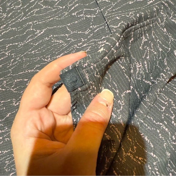 Lululemon Live in Practice Button Down Shirts Size XS Bundle of 4 - Picture 8 of 16